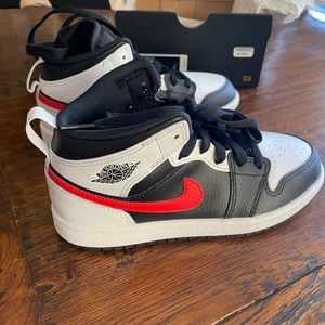 2 Youth Air Jordan